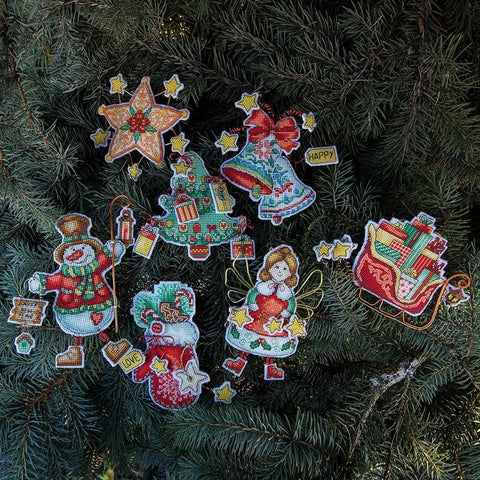 Kalėdiniai eglutės žaisliukai – siuvinėjimo kryželiu rinkinys, 12×15 cm