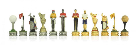 golfo figūrėlės: 12 metalinių miniatiūrų auksinės ir pilkos spalvos, išdėstytos eilėje, detalus priekinis kampas