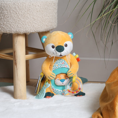LUDI lavinamoji pliušinė ūdra „Mamytė“ 25 cm – su ūdriuku, kramtuku ir veidrodėliu, nuo 10 mėn.