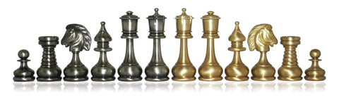 Šachmatų figūrėlės metalinės, sidabro ir aukso spalvos komplekte (12 vnt.), blizgios, priekinėje eilėje ir simetriškai išdėstytos