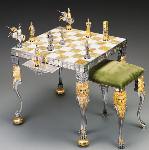 VIDURAMŽIAI II: prabangūs šachmatai iš Bronzos dengti tikru 24K auksu + stalas ir kėdės