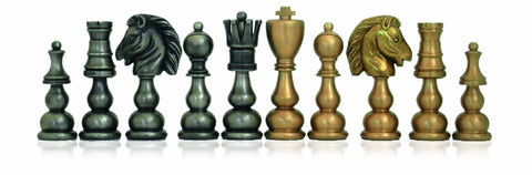DIDELĖS prabangios žalvarinės šachmatų figūros. Aukštis: 11,5cm., diametras: 3,5cm.