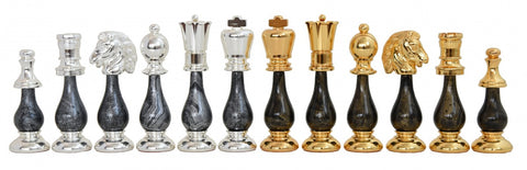 Šachmatų figūros metalinės auksinės ir sidabrinės viršutinės dalys su juodo marmuro pagrindu, visas komplektas iš priekio