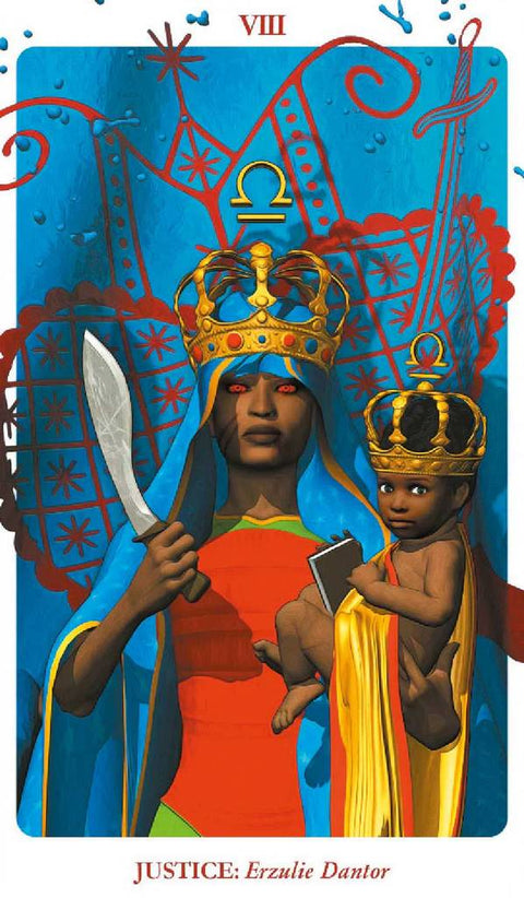 tarot korta Justice: Erzulie Dantor — sodri mėlyna fone su aukso karūnomis, moterimi laikančia kardą ir vaiką