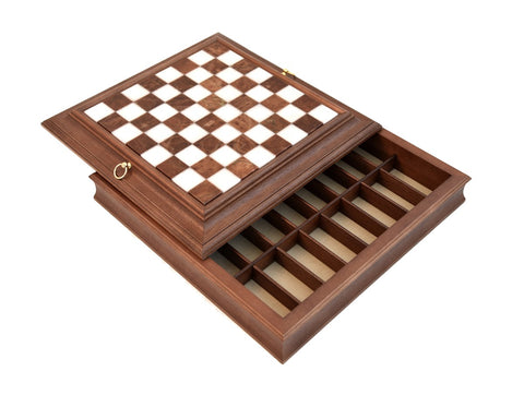 Šachmatų rinkinys medinis rudos ir baltos lentos su atvira daugia skyrių stalčiumi figūroms ir metaliniu užsegimu