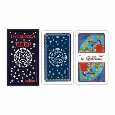 Tarot kortos Modiano tamsiai mėlynu dėklu ir mėlynomis nugarėlėmis, trijų kortų kompozicija, dešinėje atversta L'Astronomo korta
