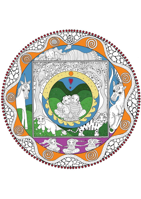 Mandala su šeima centre, dalinai nuspalvinta oranžine, mėlyna ir žalia, apsupta gyvūnų ir dekoratyvaus rėmo