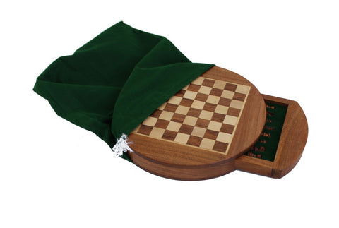 DIDESNI MAGNETINIAI šachmatai su apvalia medine lenta Ir stalčiumi. Diametras: 25cm., karalius: 3,3cm.