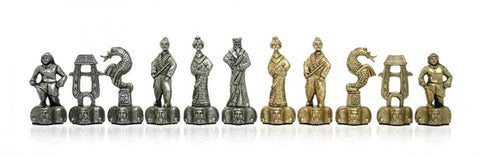 Produkto puslapiui: rinkinys dešimties mažų metalinių Azijos stiliaus figūrėlių, sidabro ir žalvario variantai, išdėstyti iš priekio ant balto fono