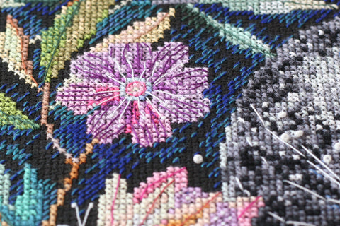 Siuvinėjimo kryželiu rinkinys Mėnulio paslaptys, juodas 14 ct, 27x34 cm