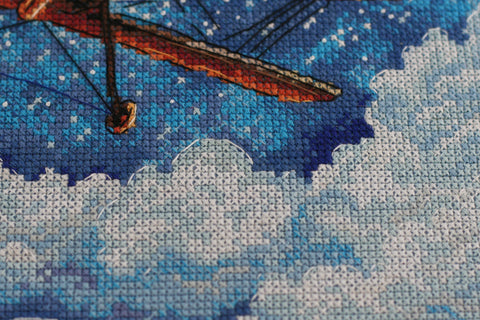 Siuvinėjimo kryželiu rinkinys „Virš debesų“, 20×25 cm, 14 ct, 30 spalvų