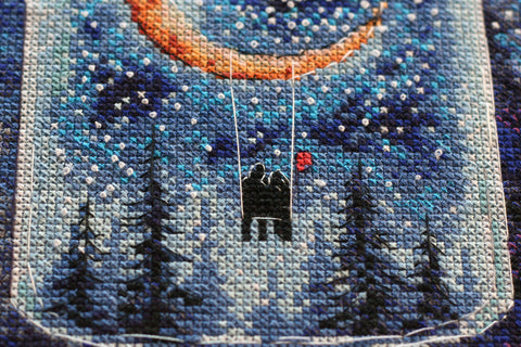 Siuvinėjimo kryželiu rinkinys „Mėnuo įsimylėjėliams“, 22×28 cm, 14 ct, 33 sp.