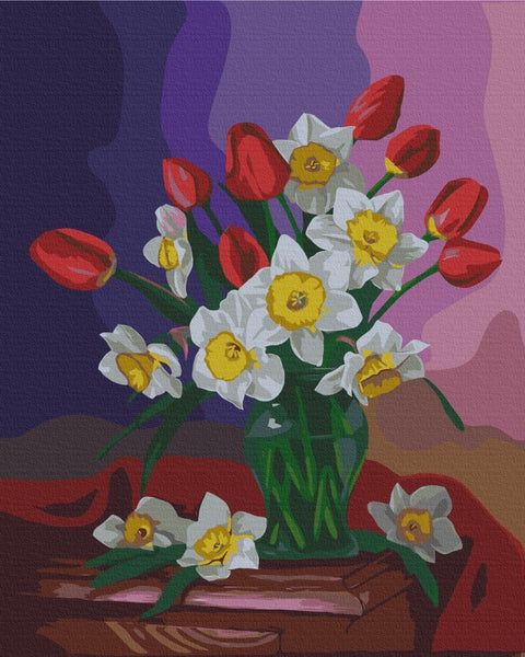 Paveikslas ant drobės: ryškus tulpės ir narcizai žaliame vazone, tekstūruota drobė su violetiniu fonu, 40×50 cm