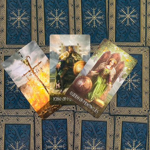 Runic Tarott Kit kortos ir knyga