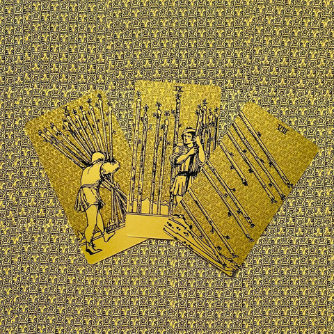 Tarot kortos auksiniu raštu, lazdelės (Wands) rinkinys su blizgia geltona priekine iliustracija ir ornamentuota nugarėle
