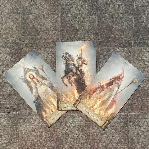 Heaven and Earth Tarot kortos ir knyga