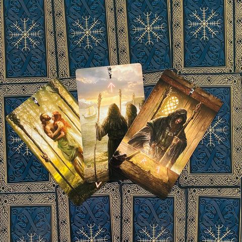 Runic Tarott Kit kortos ir knyga