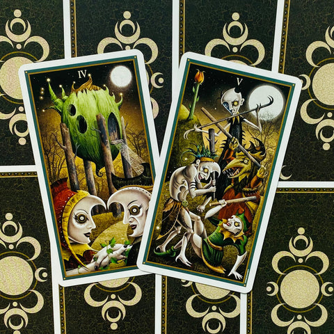 Deviant Moon Tarot kortos