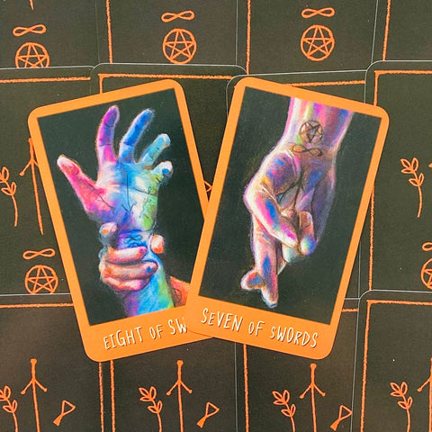 The Raven's Prophecy Tarot Kortos