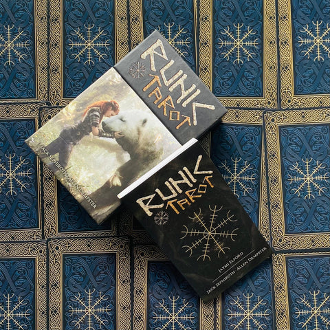 Runic Tarot kortos