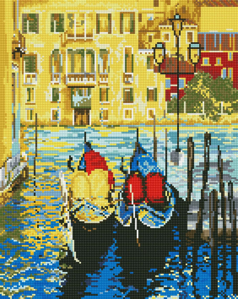 Deimantinis paveikslas Venecijos gondolos ant mėlyno vandens su ryškiai geltonais pastatais, pilnai užbaigtas 40×50 cm variantas