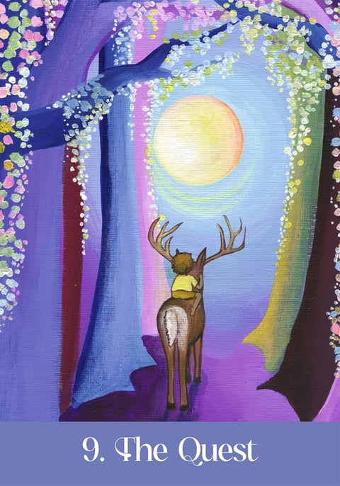 Tarot korta „The Quest“ — violetinė iliustracija su vaiku, jojančiu elniu link švytinčios saulės, kortos numeris 9