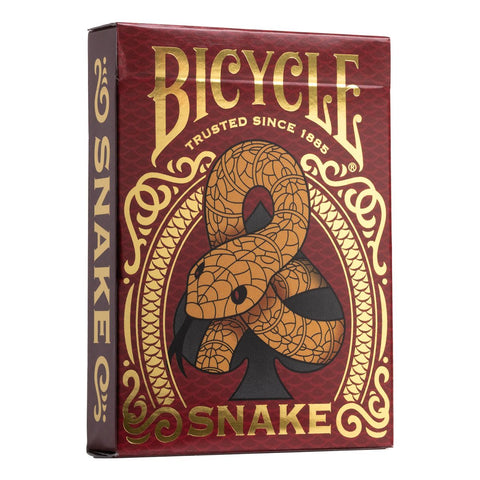 Bicycle kortų kaladė Snake, raudona priekinė pakuotė su auksiniu gyvatės ornamentu, spindinti folija ir puošniu rėminimu