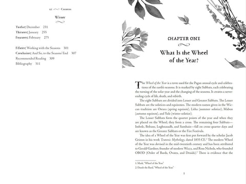 Knyga atversta į 1 skyrių „What Is the Wheel of the Year“, matomas skyrelio tekstas, dekoratyvinės gėlės ir turinys kairėje
