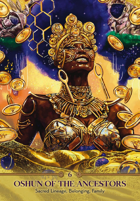 Orakulo korta Oshun — artimo plano auksuota Afro‑dievybės iliustracija su sklandančiomis aukso monetomis ir sodriu mėlynu fonu