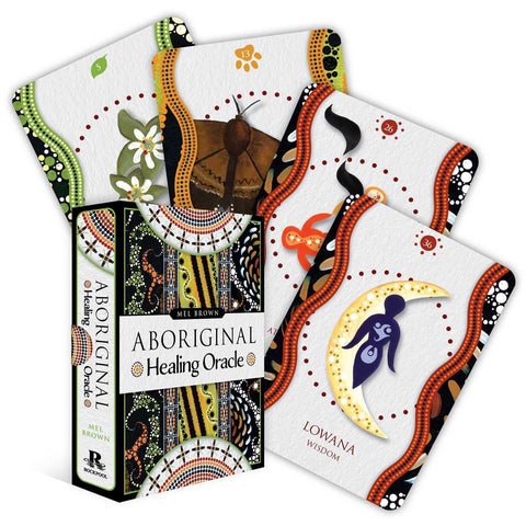 Aboriginal Healing Oracle kortos: Mel Brown dizaino dėžutė ir trys fanuotos simbolinės kortos su mėnulio, drugelio ir etniniais taškuotais raštais