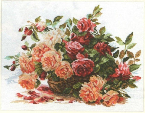 Siuvinėjimo rinkinys rožių kompozicija, rausvų ir kreminių atspalvių su pintine detale, 30×25 cm drobė