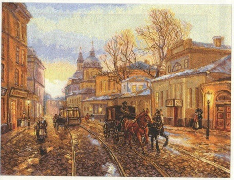 Paveikslas žiemiškas senamiesčio gatvės peizažas su karietomis, šiltu auksiniu apšvietimu ir tekstūruotu aliejumi, 50×40 cm