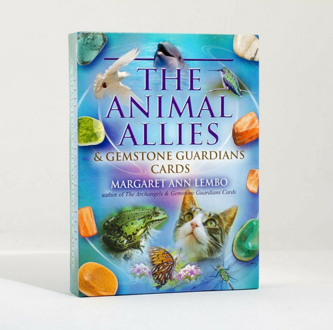 Kortų rinkinys The Animal Allies & Gemstone Guardians su mėlynu viršeliu, gyvūnų ir brangakmenių iliustracijomis, priekinis kampas