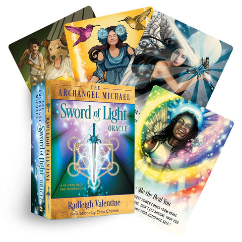 Sword of Light orakulo kortos: Radleigh Valentine dėžutė su 44 kortų komplektu, giduku ir spalvingu išskleistu kortų pavyzdžiu