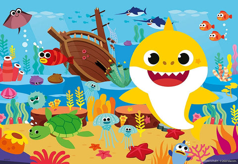 Plakatas Baby Shark geltonas, 61×91 cm vaikų kambariui – ryškus po vandeniu motyvas su laivu, vėžliu ir medūzomis