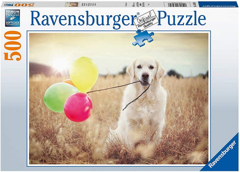 Dėlionė Ravensburger 500 dalių su lauko scena: aukso retriveris pievoje laiko ryškiaspalvius balionus