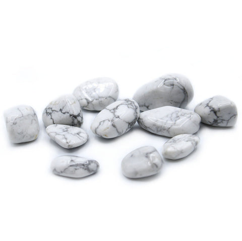 Howlite akmenys blizgūs, balti su pilkomis gyslomis, poliruoti smulkūs rinkinys dekorui ir papuošalams