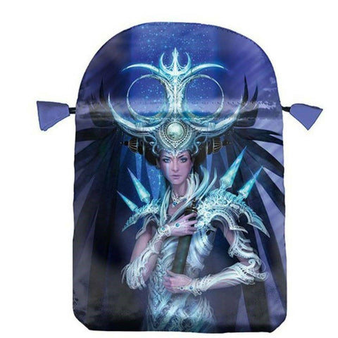 Kuprinės užvalkalas su mėlynai violetiniu fantazijos dievaitės piešiniu, detaliai atvaizduota karūna ir žybsiantys akcentai