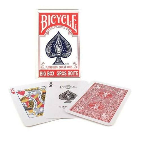 Bicycle žaidimo kortos (raudonos Big Box) rodomos atidarytos su Karaliumi širdžių, tūzu pikų ir nugarėlės dizainu
