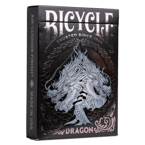 Kortų kaladė Bicycle Dragon juoda su metalizuotu drakono piešiniu ant priekio, standartinis dydis, artimas kampas