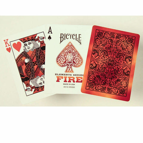 Bicycle kortos Elements Series „Fire“ su raudonai-oranžiniu nugarėlių ornamentu, matyti tūzas ir karojaus figūra