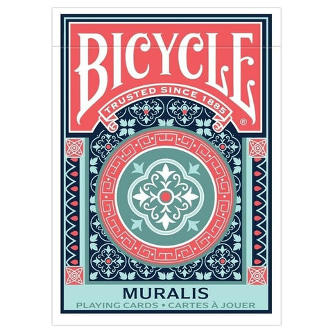 Bicycle Muralis kortų dėžutė su koralų, tamsiai mėlynais ir žaliais ornamentais, parodyta iš priekio