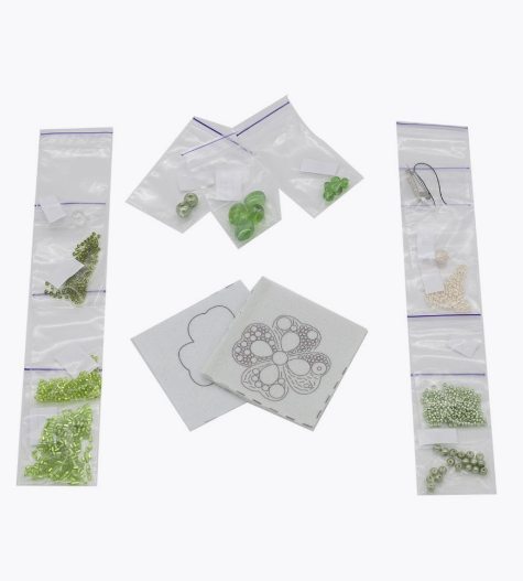 Karoliukų siuvinėjimo rinkinys sagės gamybai Crystal Art „Sėkmės simbolis“