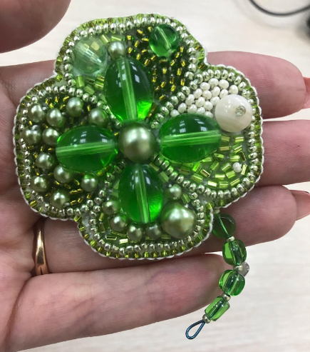 Karoliukų siuvinėjimo rinkinys sagės gamybai Crystal Art „Sėkmės simbolis“