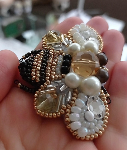Karoliukų siuvinėjimo rinkinys segės „Bitė“ Crystal Art