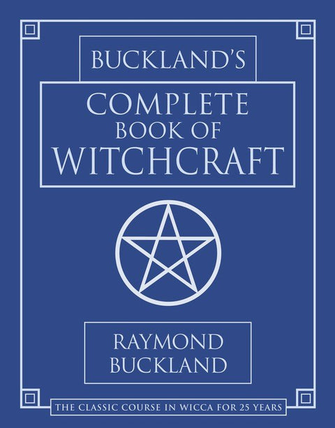 Knyga 'Complete Book of Witchcraft' Raymond Buckland, mėlynas kietas priekinis viršelis su pentagrama ir autoriaus vardu