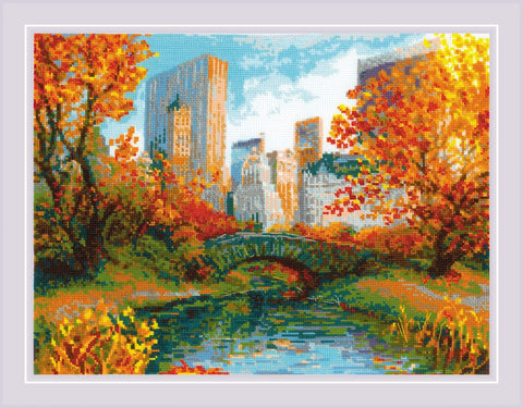 Siuvinėjimo rinkinys rudeninė miesto panorama su arkiniu tiltu ir ežerėliu, pilnai užbaigtas 40×50 cm variantas