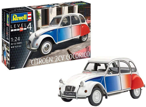 Citroën 2CV modelis (Revell 1:24) trispalvė balta–mėlyna–raudona, surinktas šoninis–priekinis kampu, rodoma kartu su dėže