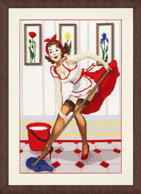 Kryželių rinkinys retro motyvas: siuvinėta pin-up mergina šluojanti grindis raudona suknele, įrėminta namų dekoracija