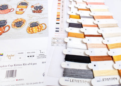 Siuvinėjimo rinkinys Letistitch su rudomis, oranžinėmis ir pilkomis siūlų kortelėmis ir moliūgų kačiukų raštu